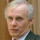 Sénateur Gordon J Humphrey. Photo : AP Sénateur Gordon J Humphrey. Photo : AP