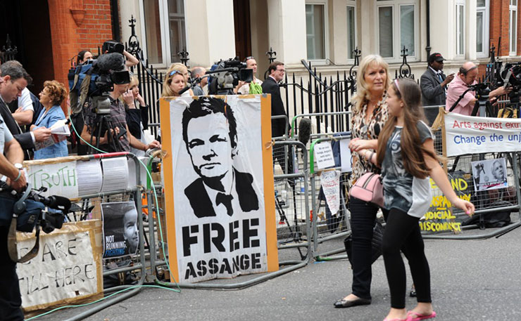 assange-protest.jpg
