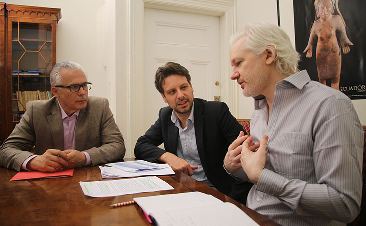 julian-assange-embassy-3.jpg