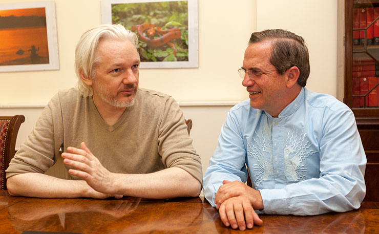 julian-assange-embassy.jpg