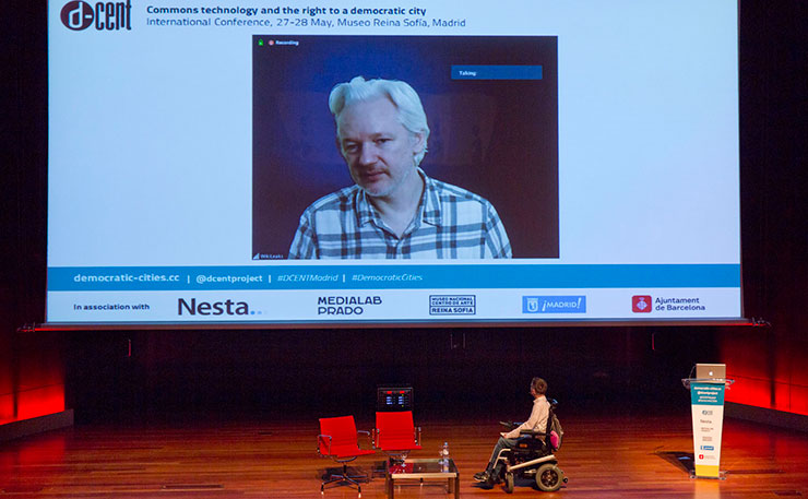 julian-assange-screen-1.jpg
