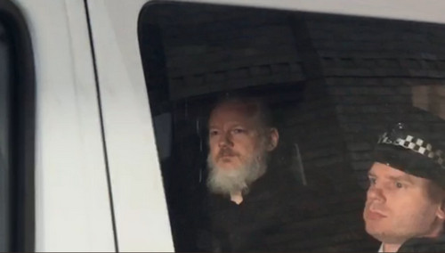 Visiter le prisonnier politique de la Grande Bretagne (Consortium News)