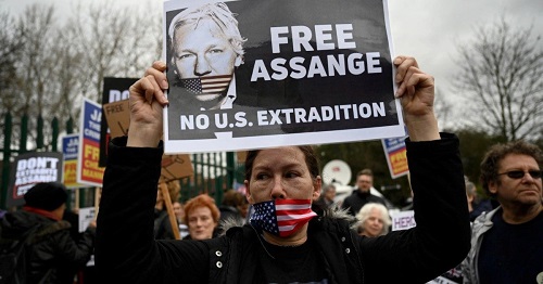 Un juge ordonne au Crown Prosecution Service de faire toute la lumière sur la destruction de documents clés concernant Julian Assange (Il Fatto Quotidiano)